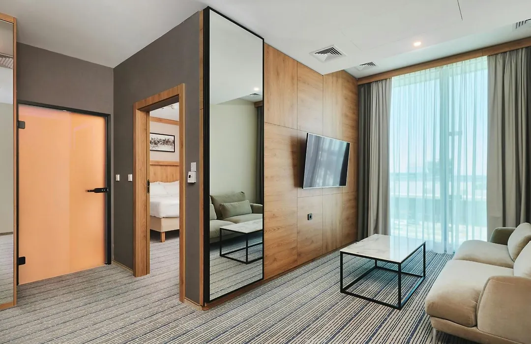 Courtyard By Marriott Warsaw Airport-1